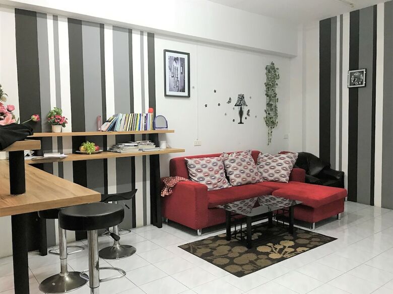Hotel Grand Esie Service Apartment