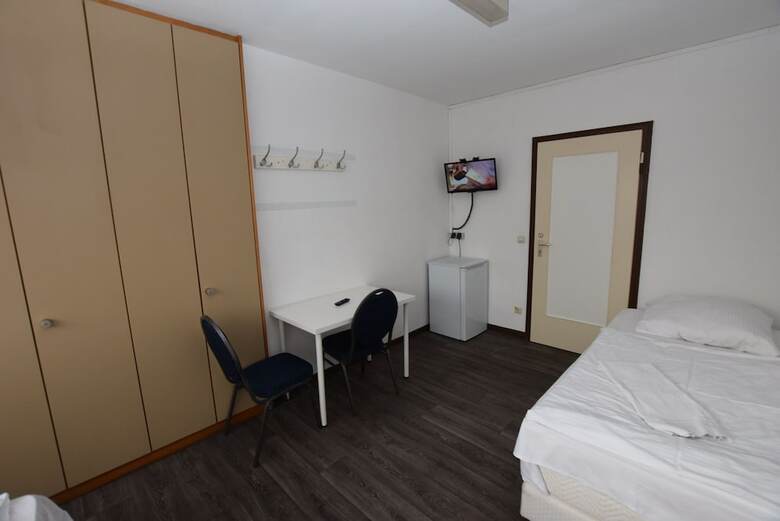 Hostal Monteurzimmer Plochingen