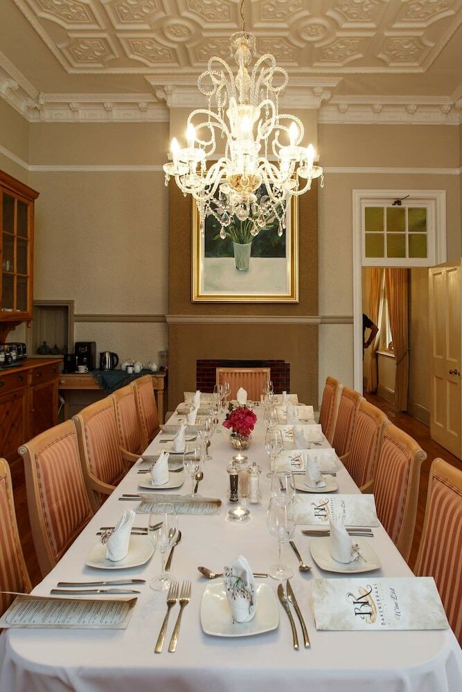 Bed & Breakfast Bakenskraal Ostrich Palace