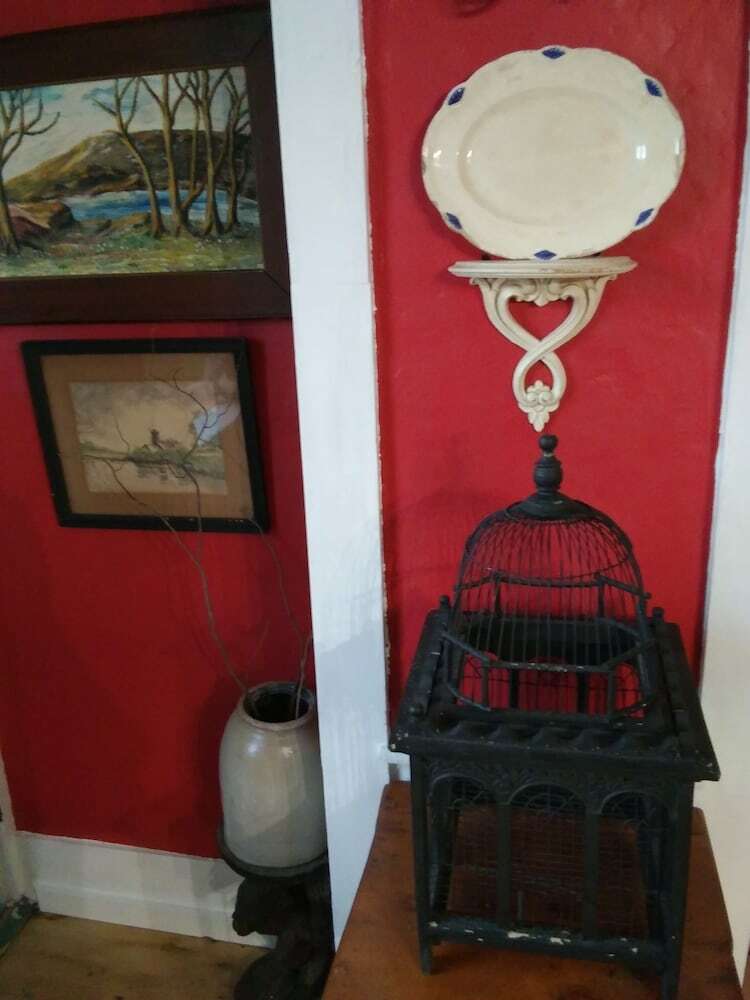 Hummingbird Hill Bed & Breakfast