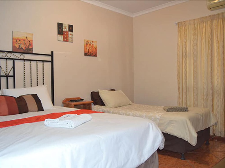 Hotel Esme's Guest House