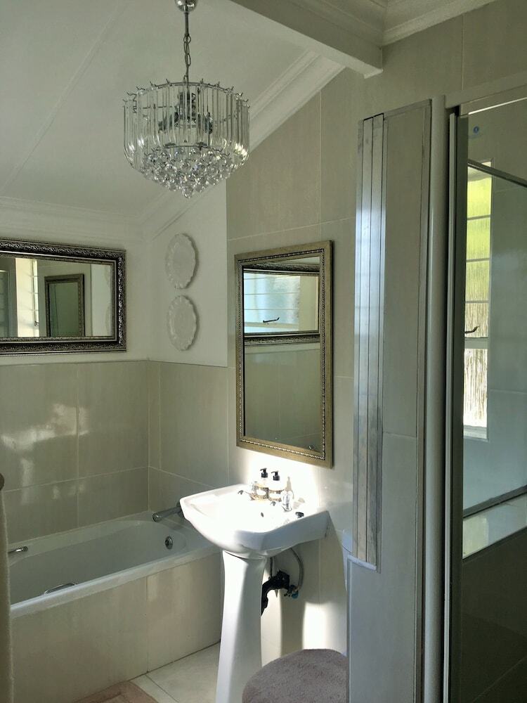 Hotel Vair's Place