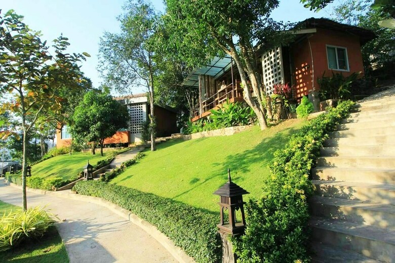 Hotel Baan Phuchalianglom