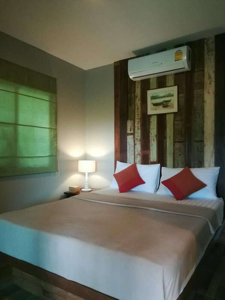 Hotel Baan Phuchalianglom