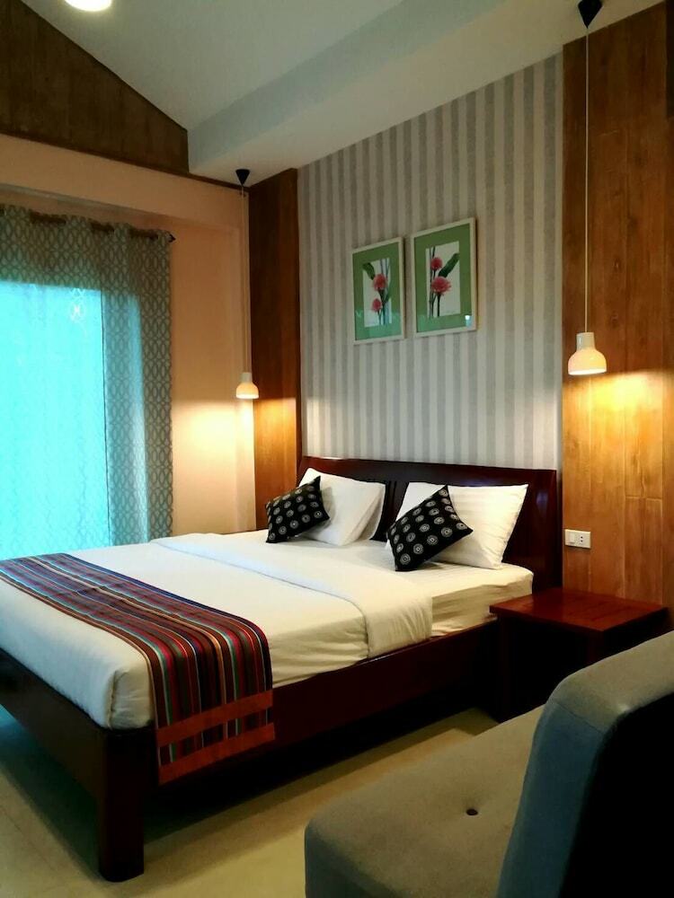 Hotel Baan Phuchalianglom