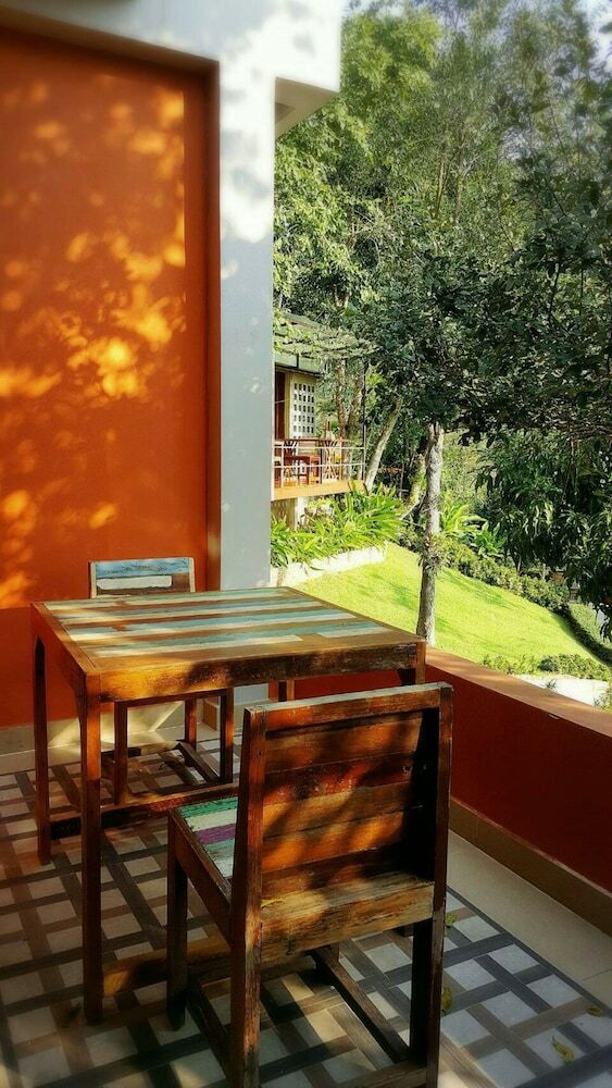 Hotel Baan Phuchalianglom