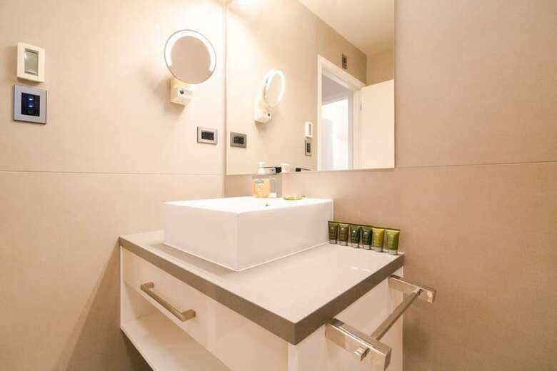 Karaka Luxury Vacation Home With Pool