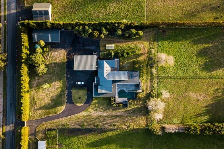 Karaka Luxury Vacation Home With Pool