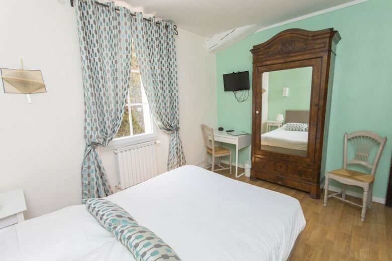 Hotel H�tel La Cauqui�re
