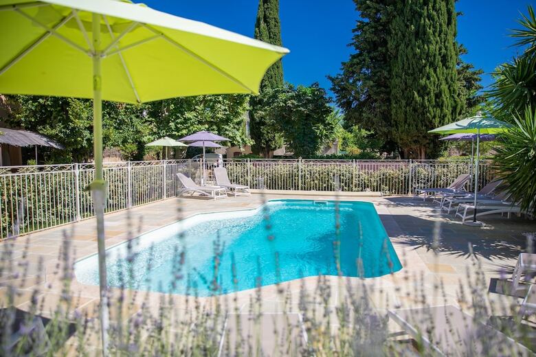 Hotel H�tel La Cauqui�re
