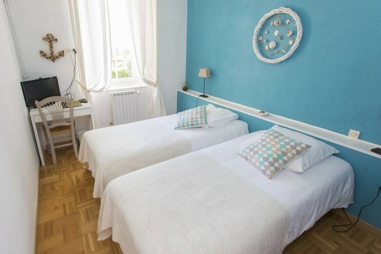 Hotel H�tel La Cauqui�re
