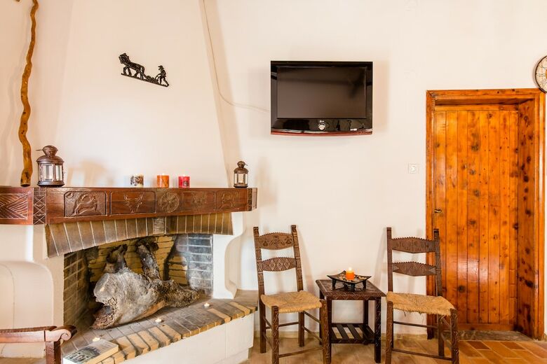Aadonis Villa