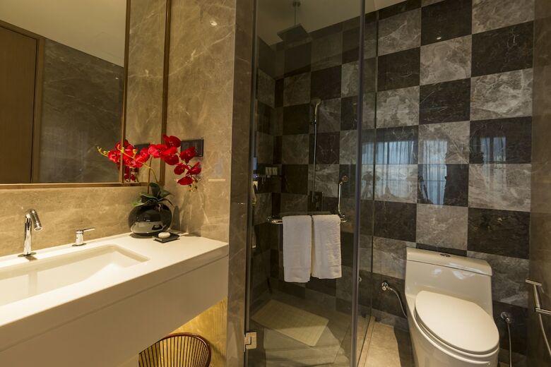 Sunshine Bay Hotel