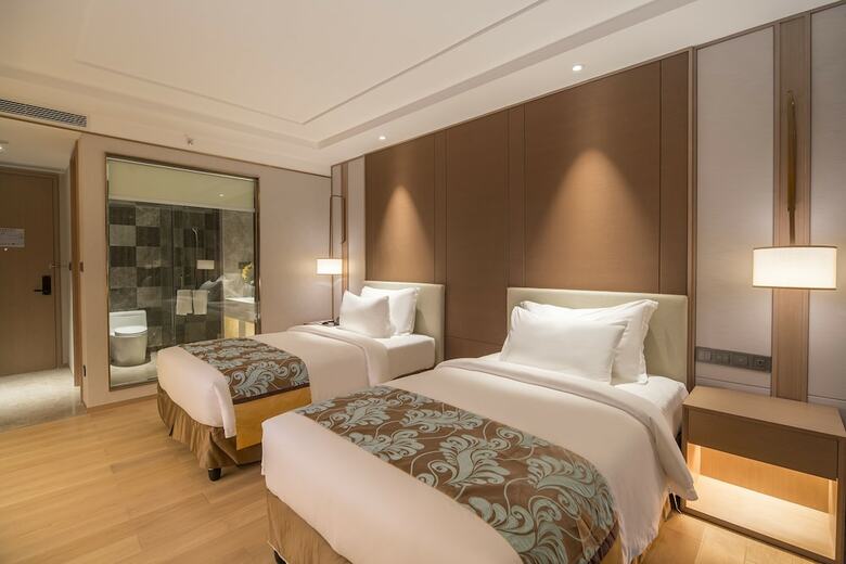 Sunshine Bay Hotel
