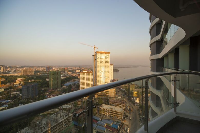 Sunshine Bay Hotel