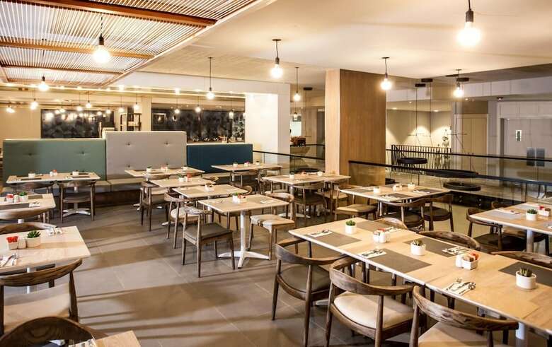 Hotel Stayeasy Cape Town City Bowl