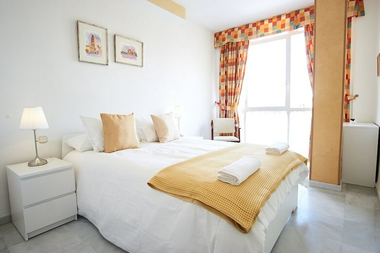 Luminoso  Apartamento En Triana