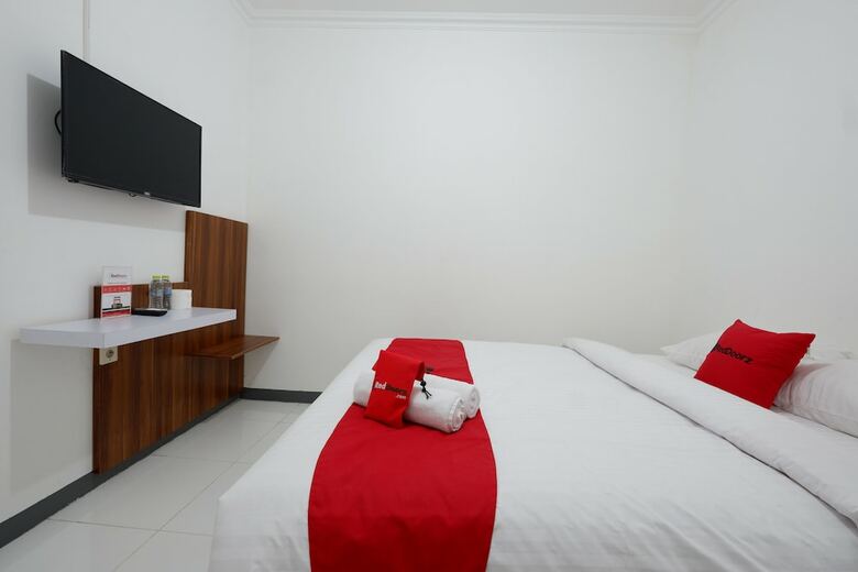 Hotel Reddoorz Near Mall Ciputra 2