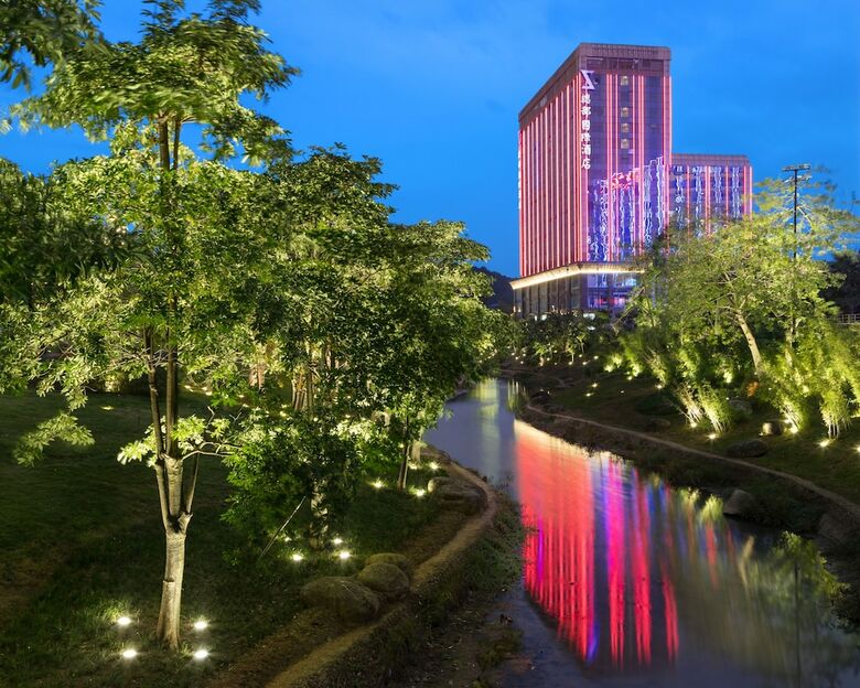 Headquarter International Hotel