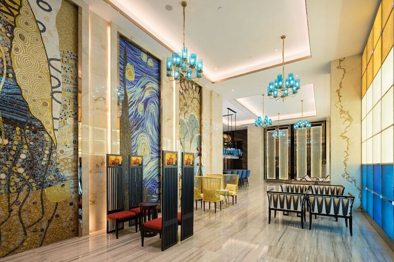 Headquarter International Hotel