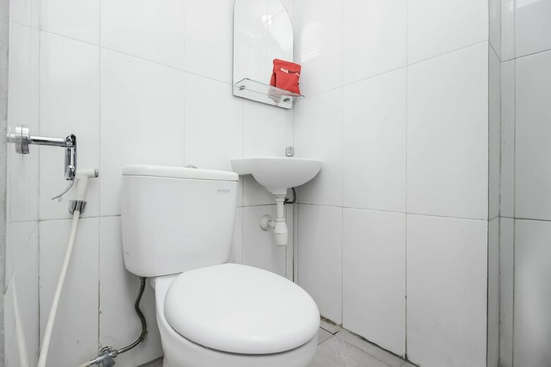Hotel Reddoorz Plus @ Cikarang