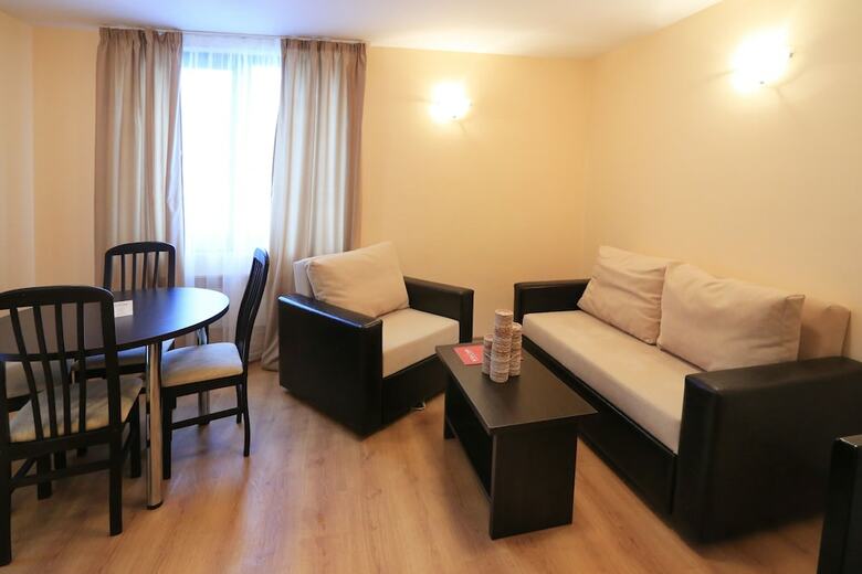 Royal Park Hotel & Apartments