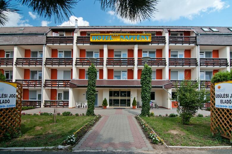 Hotel Napf�ny