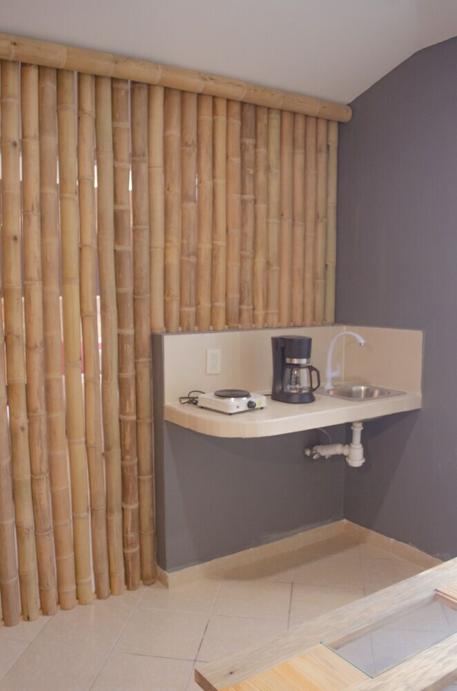 Axkan Click Hotel