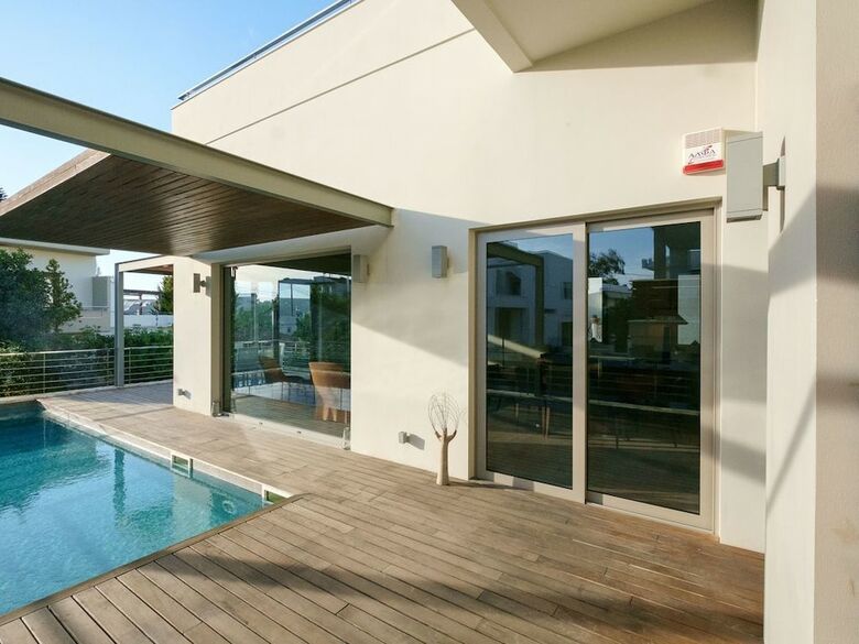 Spectacular Modern Art Villa With Private Pool