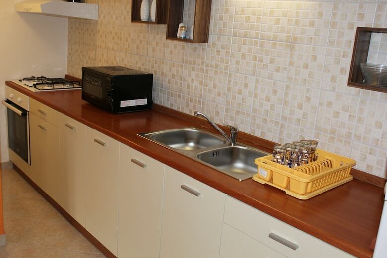 Apartment Radovic Ive