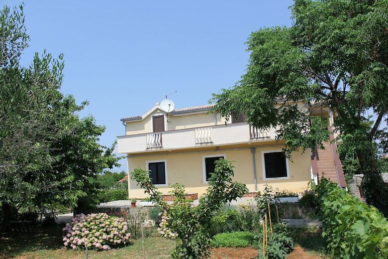Apartment Radovic Ive
