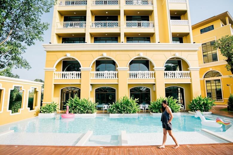 The Pineapple Hotel