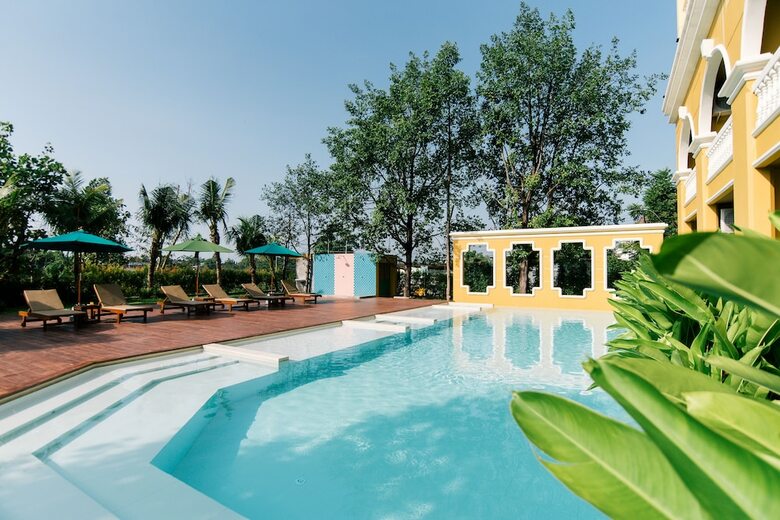 The Pineapple Hotel