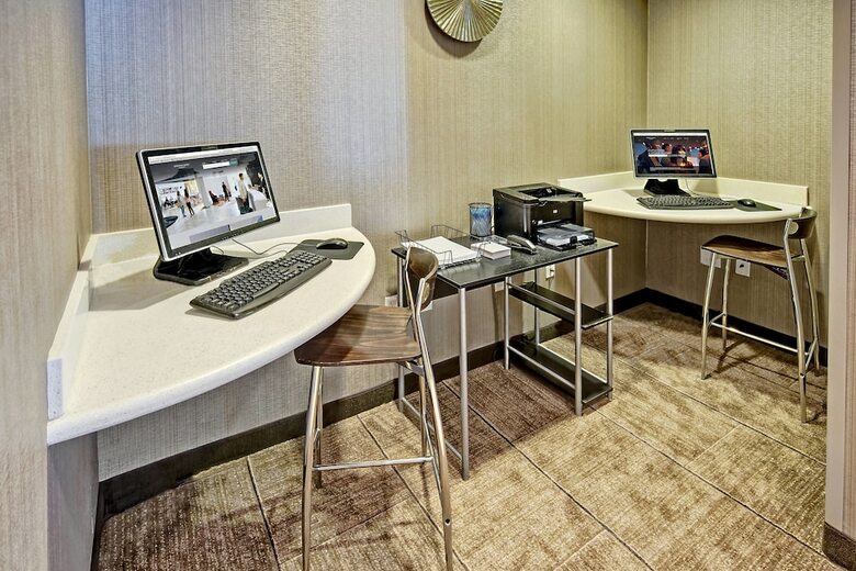 Hotel Springhill Suites By Marriott Moore