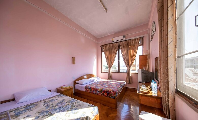 Hotel Gypsy Inn