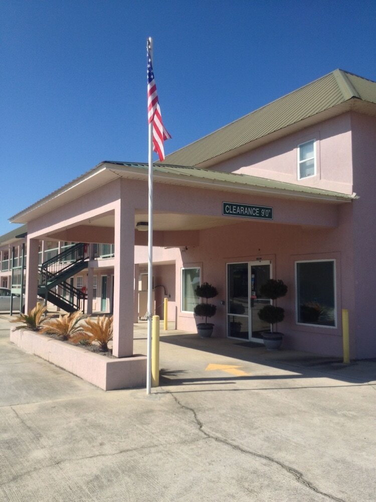 Motel Garden Inn & Suites