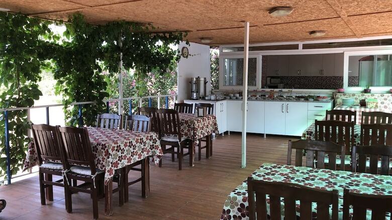 Ferah Hotel