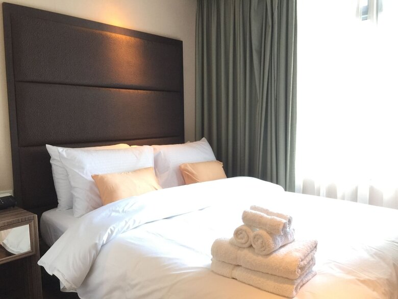 Serena's Suite (makati Ave.)