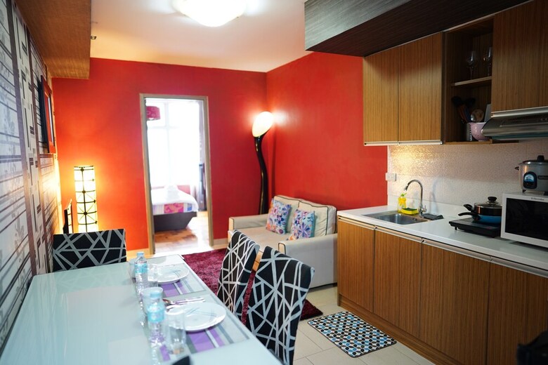 Serena's Suite (makati Ave.)