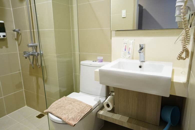 Serena's Suite (makati Ave.)