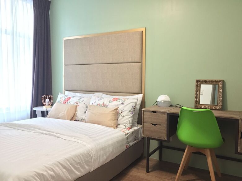 Serena's Suite (makati Ave.)