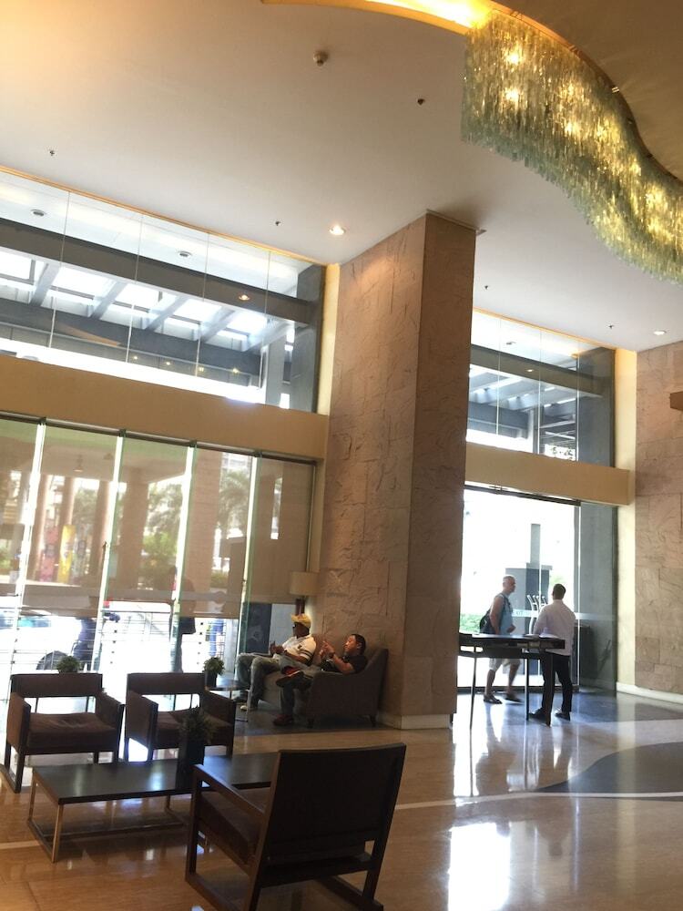 Serena's Suite (makati Ave.)