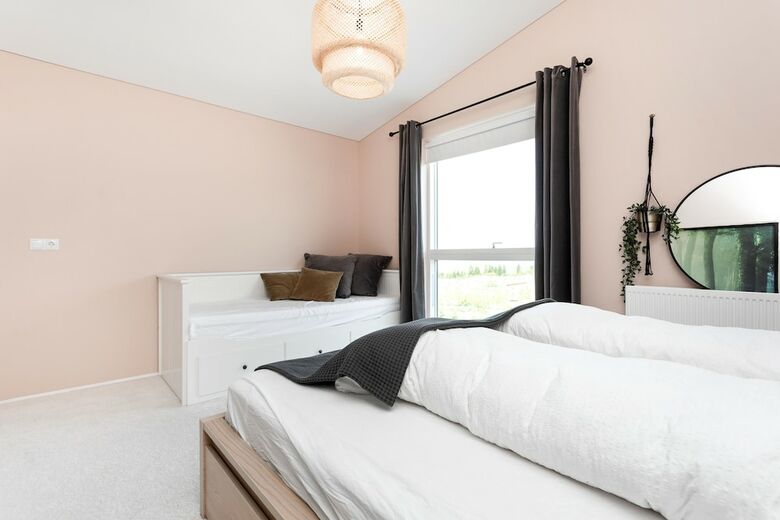 Designers Villa - Near Alafoss Waterfall