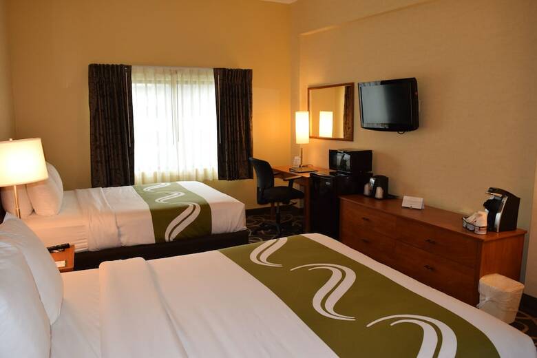 Quality Hotel & Suites At The Falls