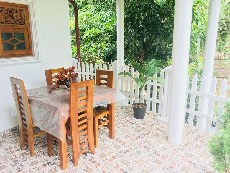 Bed & Breakfast Sudu Neluma Home Stay