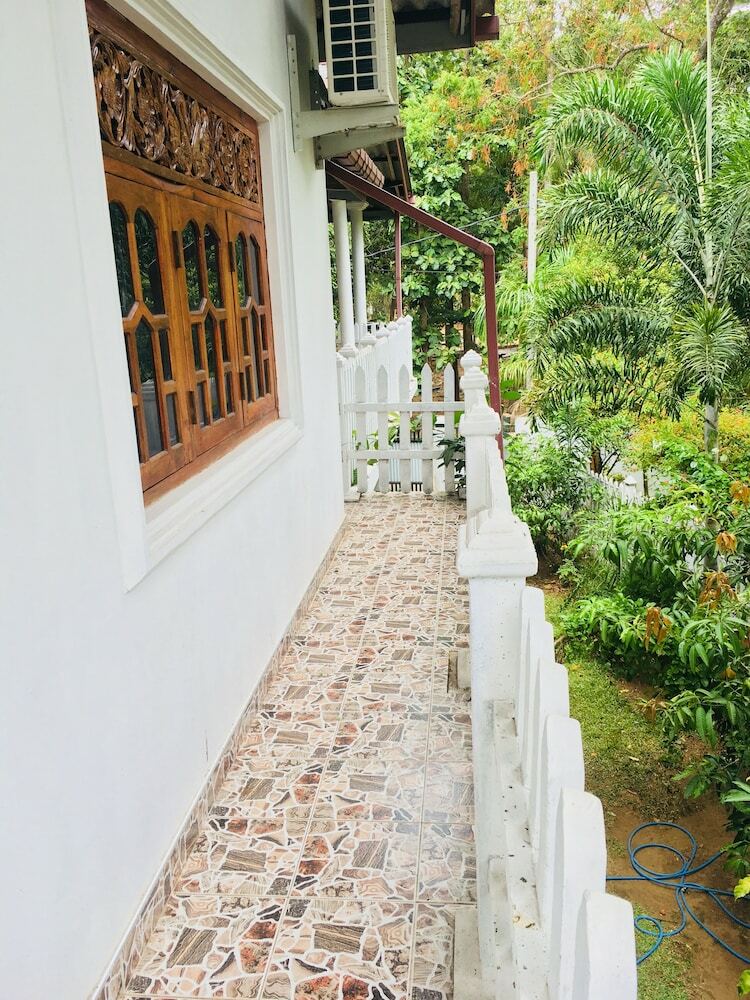 Bed & Breakfast Sudu Neluma Home Stay