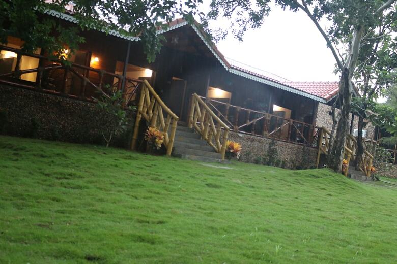 Hotel Shangri La Jungle Resort