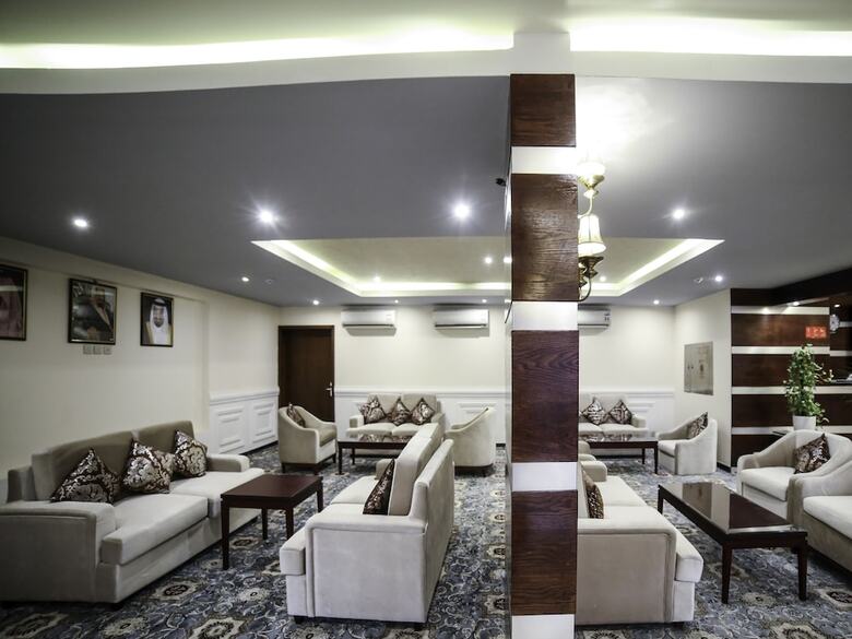 Oyo 130 Night Inn Hotel