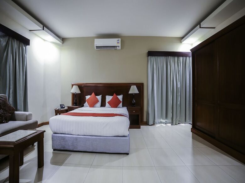 Oyo 130 Night Inn Hotel