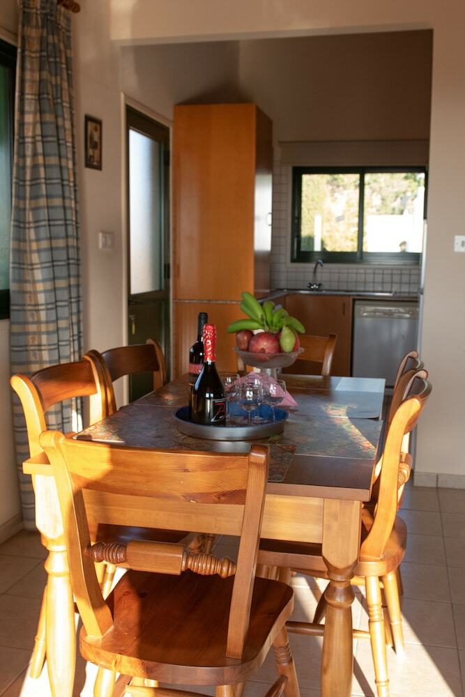 Adonis Villa